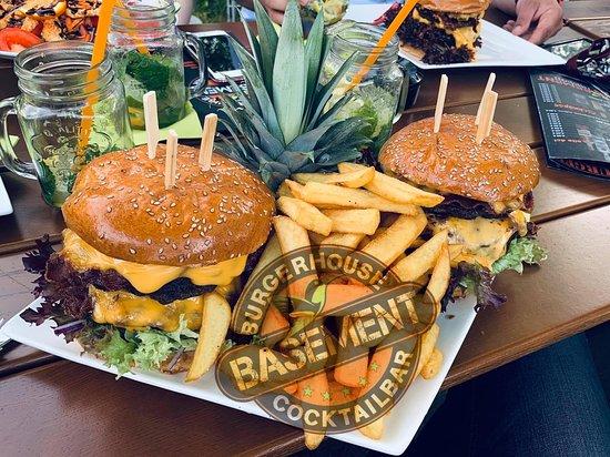 Basement Burgerhouse & Cocktailbar