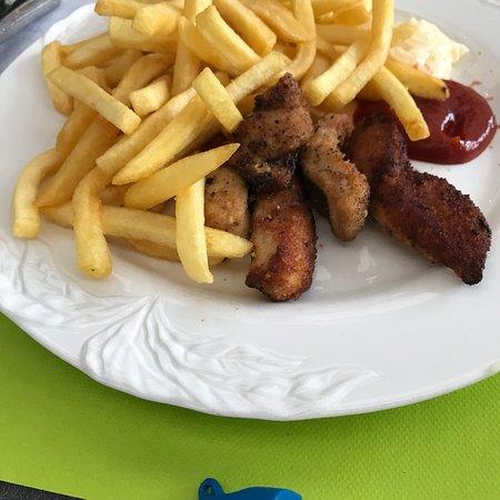 Weinhaus Serwazi-Zenzen