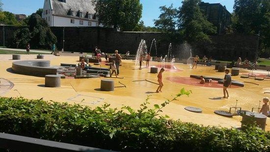 Konigsbacher Biergarten am Deutschen Eck