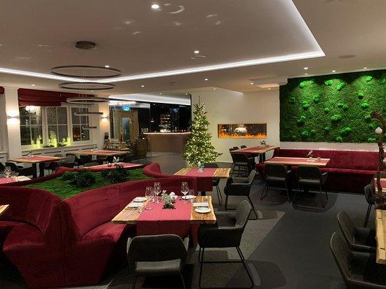 Restaurant 327