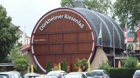 Dürkheimer Fass Herzstück der Weinstrasse